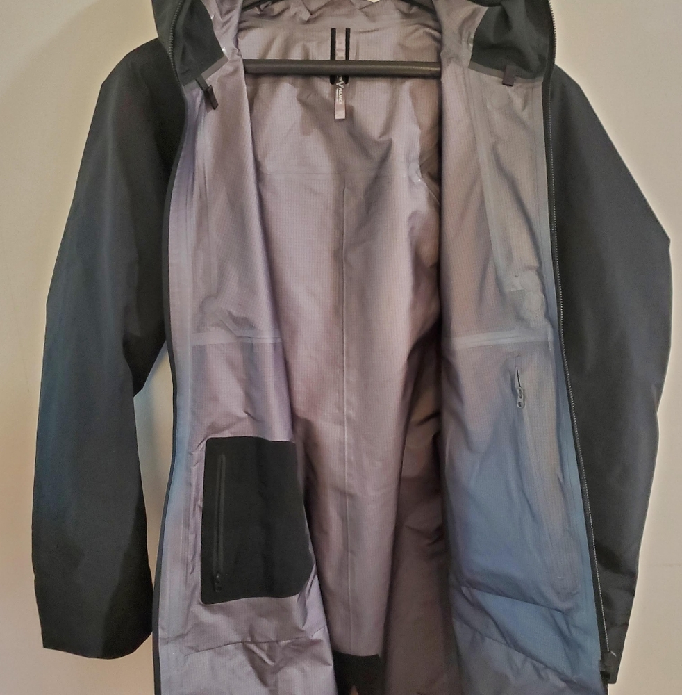 Small Arcteryx Veilance Black Coat
